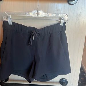 Lululemon shorts size 6